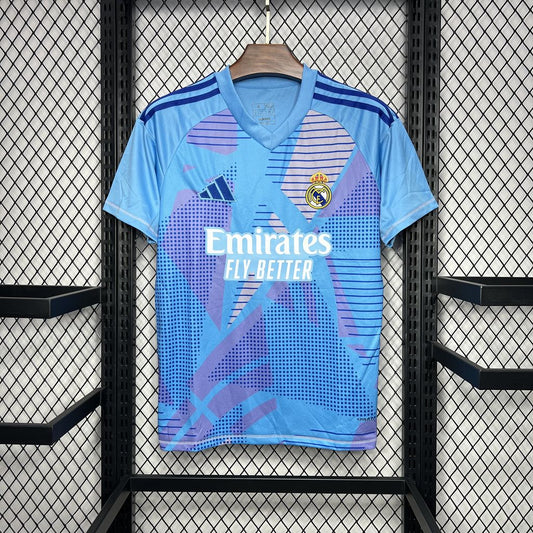 Portero del Real Madrid 2024-25
