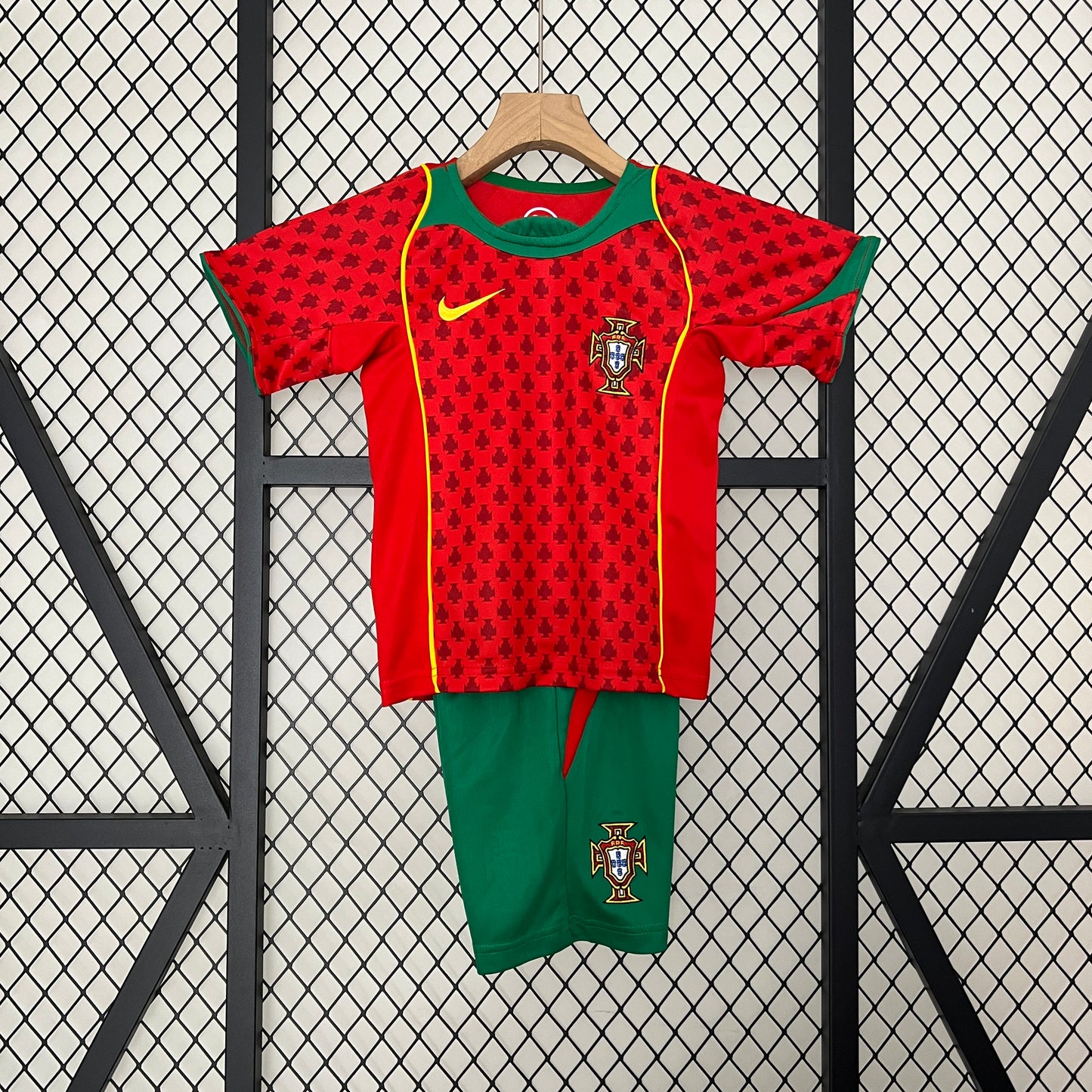 Equipación retro de Portugal para niños 2004_Stock