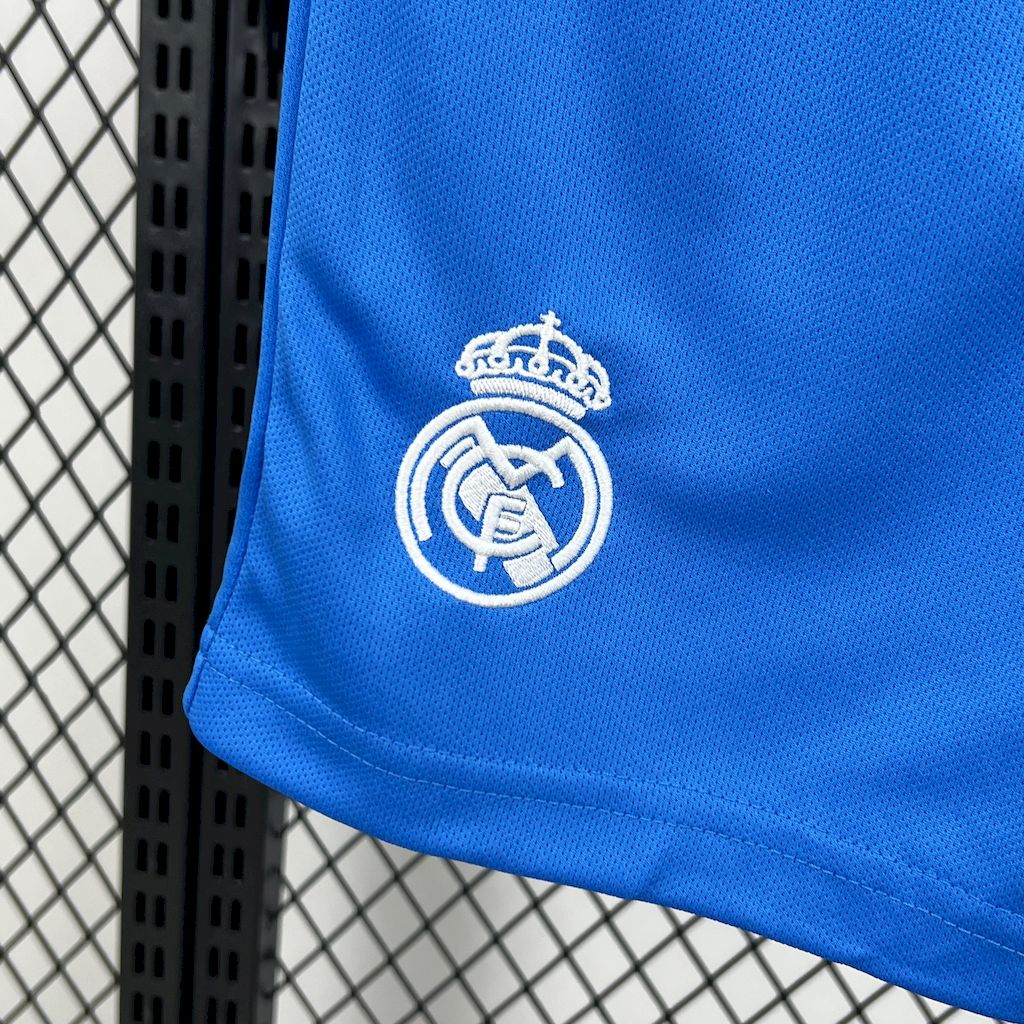 Kit infantil del Real Madrid 2025-26