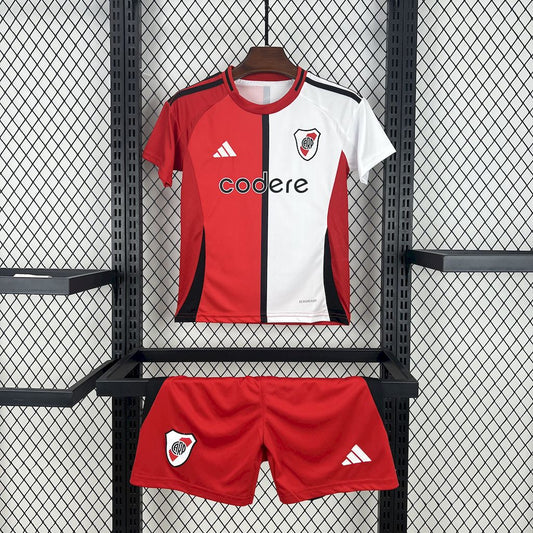 Kit infantil de River Plate 2025-26