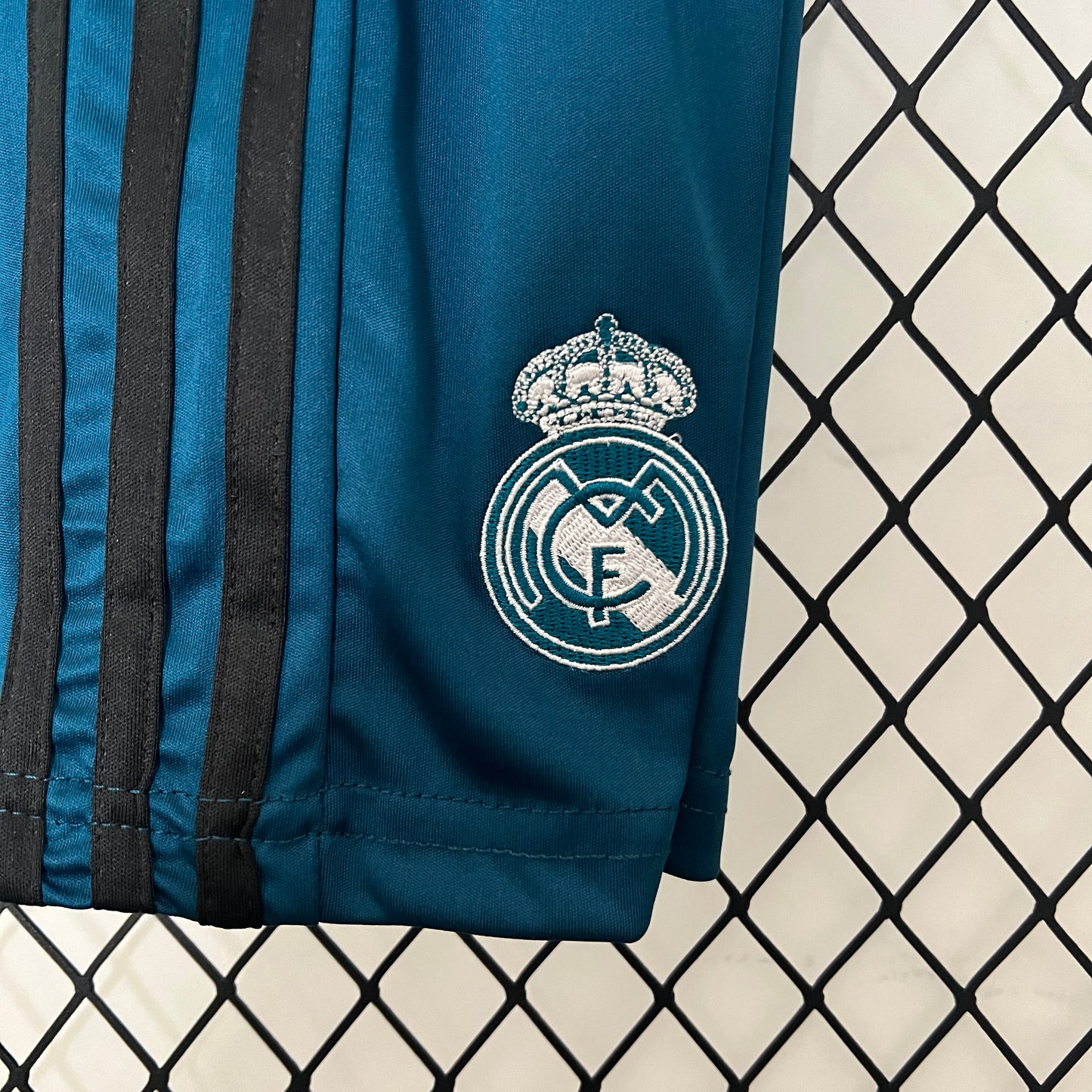 Equipación Retro Infantil Real Madrid 2017-18_Stock