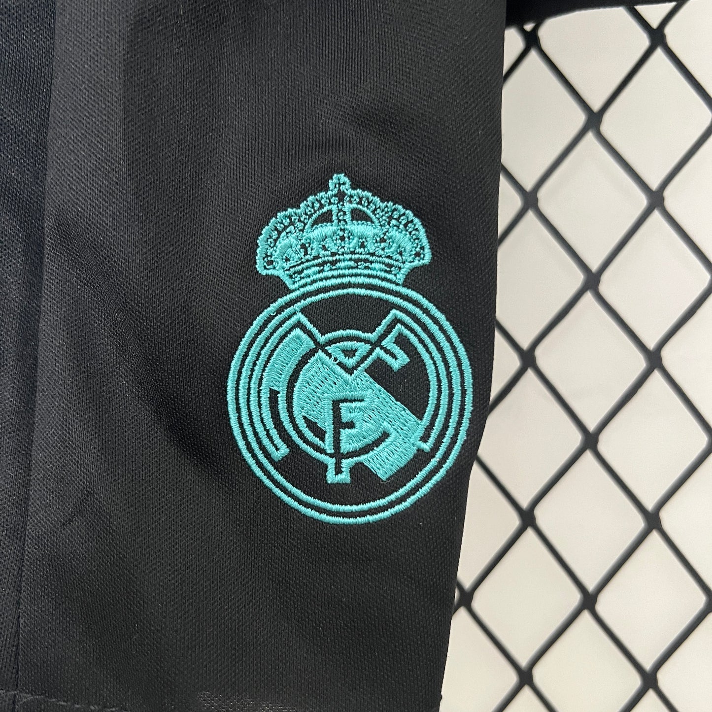 Real Madrid Retro Kids Kit 2017-18